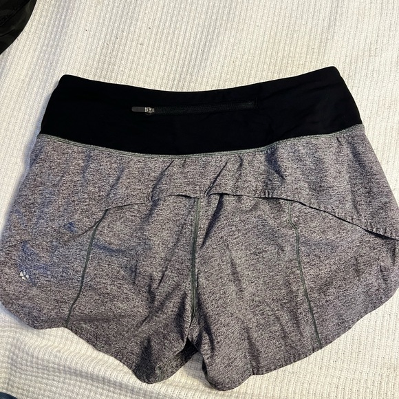Lululemon gray “speed up” style shorts  size 6 - Picture 2 of 3